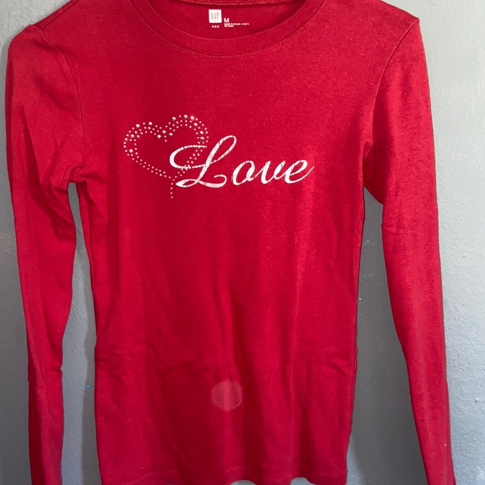 red long sleeve gap top